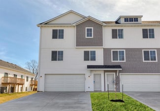 173 NE 56th St, Pleasant Hill, IA 50327