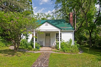296 Frazier St, Lewisburg, WV 24901