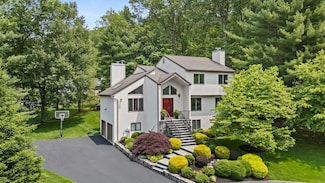 226 Briarwood Dr, Somers, NY 10589