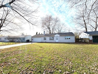 33 Campus Dr N, Buffalo, NY 14226