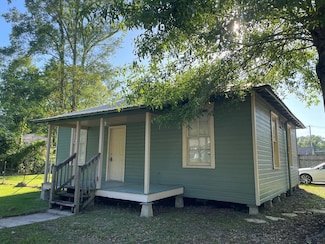 621 N Haugh Ave, Picayune, MS 39466