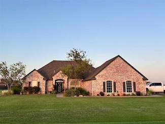 106 SW Elk Creek Loop, Cache, OK 73527