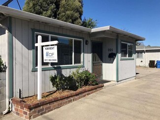 221 Hall St, Santa Cruz, CA 95062