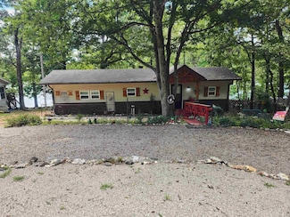 43 E Lakeshore Dr, Highland, AR 72542