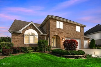 12 E Grandview Dr, South Holland, IL 60473