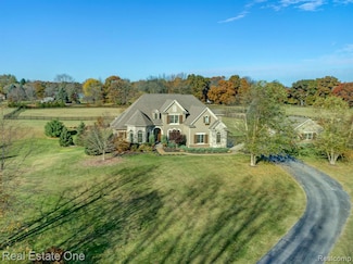 690 Spiroff, Milford, MI 48380