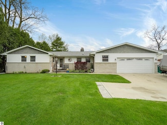 9311 Whipple Shores Dr, Clarkston, MI 48348