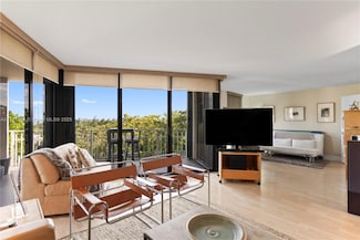 2000 Towerside Terrace Unit 710, Miami, FL 33138