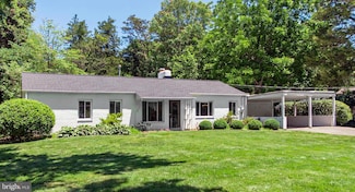 6418 Overhill Rd, Falls Church, VA 22042