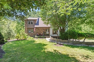 126 Firethorn Rd, Baden, PA 15005