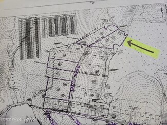 19 Lavis Rd, Mount Cobb, PA 18436