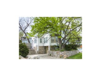 115 E 49th St, Kansas City, MO 64112