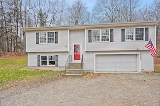 272 van Wyck Lake Rd, Fishkill, NY 12524