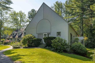 1 Glengarry Dr, Stratham, NH 03885