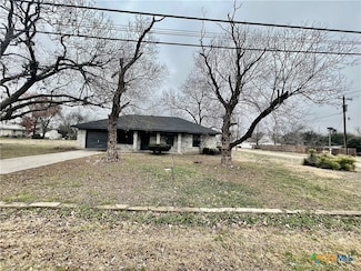 302 2nd St, Rosebud, TX 76570