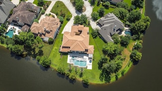 18 N Shasta Bend Cir, the Woodlands, TX 77389