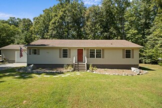 320 Grand Villa Dr, Weems, VA 22576