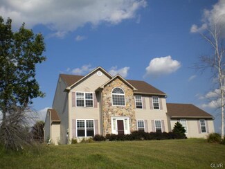 2644 Parkside Dr, Bath, PA 18014
