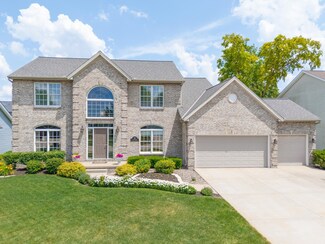 8 Greythorne Cir, Bloomington, IL 61704