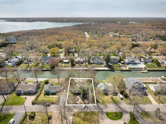 12 Tarpon Rd, East Quogue, NY 11942