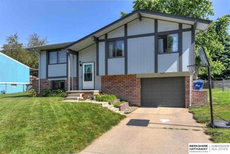 14706 Willow Creek Dr, Omaha, NE 68138