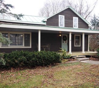46 West St, Middletown Springs, VT 05757
