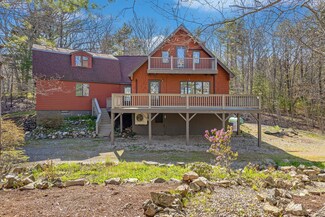 176 Shore Rd, Cape Neddick, ME 03902