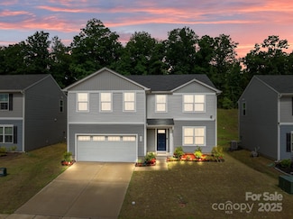 703 Pointe Andrews Dr, Concord, NC 28025