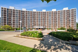 1500 Sheridan Rd Unit 8F, Wilmette, IL 60091