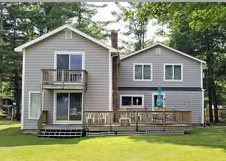 15 Lake View Dr, Spencer, MA 01562