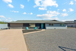 428 E Kachina Trail, Phoenix, AZ 85042