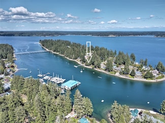 390 E Treasure Island Dr, Allyn, WA 98524