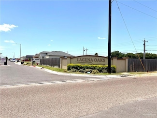 902 La Laguna Rd, Mission, TX 78572