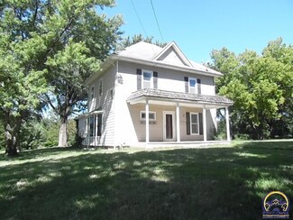 728 Monroe St, Lyndon, KS 66451
