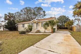 1206 30th St W, Bradenton, FL 34205