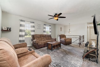 220 Hilltop St, Morganton, NC 28655