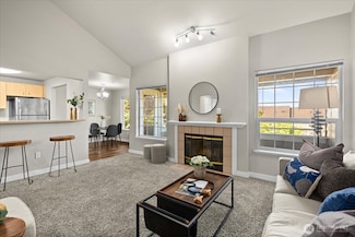 14007 NE 181st St Unit C304, Woodinville, WA 98072