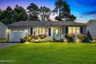 14 Cortlandt Dr, Toms River, NJ 08757