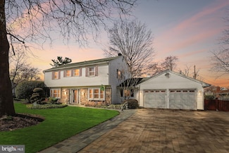 4212 Majestic Ln, Fairfax, VA 22033