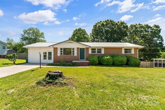 2820 21st St NE, Hickory, NC 28601