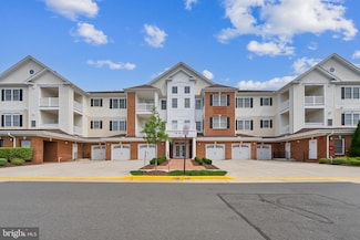 15130 Heather Mill Ln Unit 402, Haymarket, VA 20169