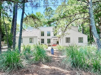557 Susan Constant Dr, Virginia Beach, VA 23451