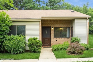 239 Medford Ct Unit B, Manalapan, NJ 07726