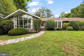 407 Oakwynne Dr, Wynnewood, PA 19096