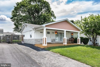 1315 Hillcrest St, Hampstead, MD 21074