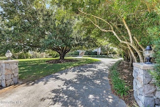 506 E Windward Landing Place, Hampstead, NC 28443