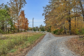 4136 Shores Rd, Murfreesboro, TN 37128