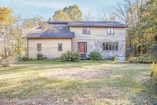 1098 Lyon Rd, Hallstead, PA 18822