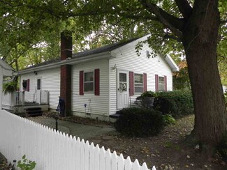 231 W Boone St, Gentryville, IN 47537
