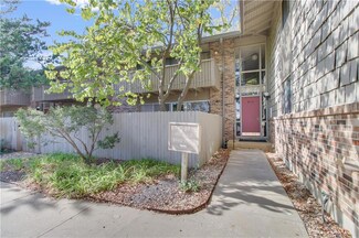 8718 Metcalf Ave Unit 201, Overland Park, KS 66212